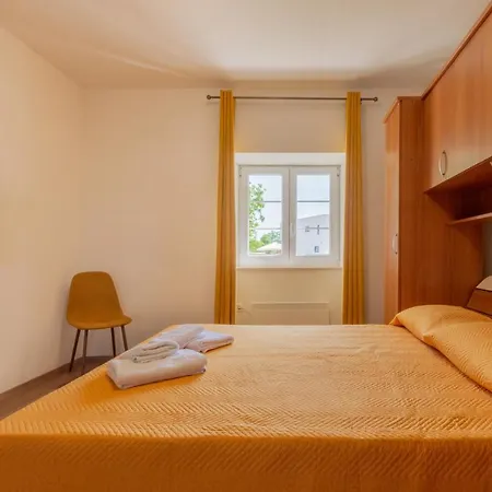 Casa Laurales * Veli Turini