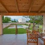 Casa Laurales Villa