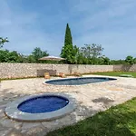 Casa Laurales Veli Turini