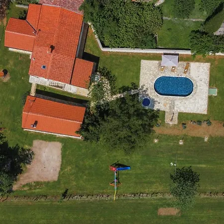 Casa Laurales * Veli Turini