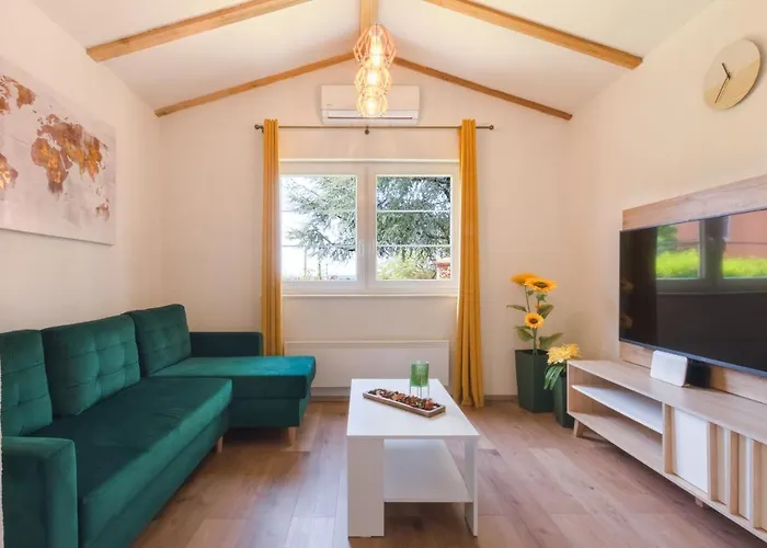 Vila Casa Laurales Veli Turini